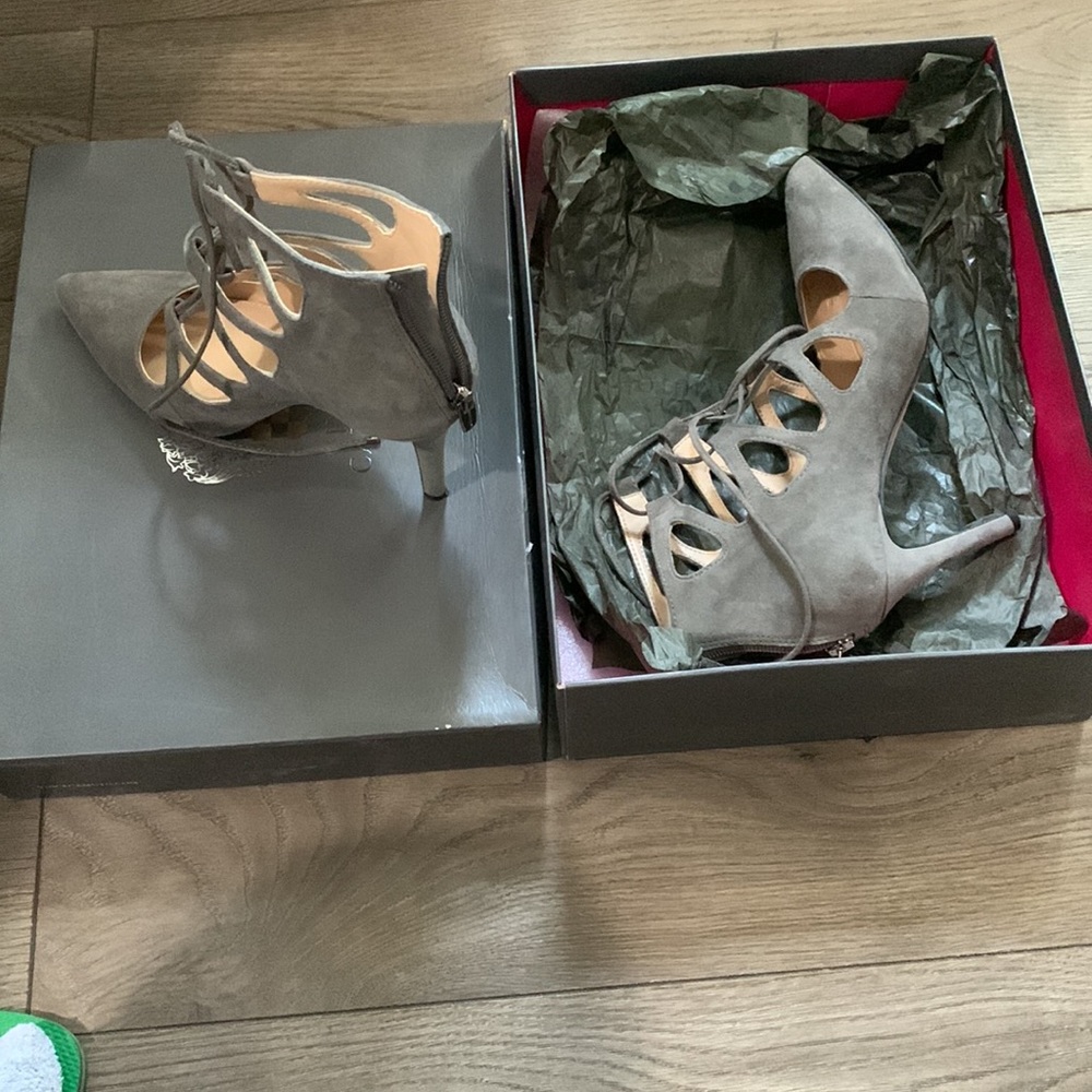 Shoes - Picture 2 of 2